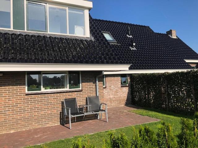 Bed En Breakfast The Wooden Wall Marum Exterior photo